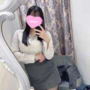 美鳥　なな のこり🕊️ OLピンクコレクション