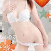 しおり 少し遅くなりましたが、あけましておめでとう御座います☺️🎵 完熟ばなな新宿