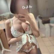 ひよん チラッッ👀💗 The White