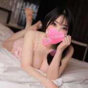 小牧鈴奈 おっぱいの谷間💕 ハールブルク