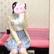 えむ 出勤しました🤍 萌えコス