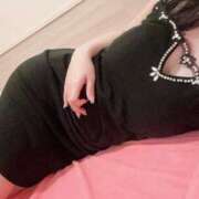 上村もな 出勤💫 スタイリッシュ秘書