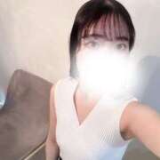 上村もな 出勤♡ スタイリッシュ秘書