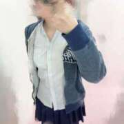 てお 現役いける？笑 制服dayだよ〜✨️ いざ候 本館