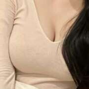 梨暖（りのん） 👩‍❤️‍💋‍👩22:00〜ご案内できます💗✨🫧 ビーチの薫