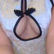 レイ 出勤したよー😊 ウルトラホワイト