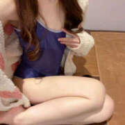 さゆ さゆ🍓本日【18-23時】です♡ プールサイド