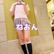 ねおん 😈股下何cmでしょう😈 新宿・本格コスプレ素人アイドル学園イメクラ「新入生」