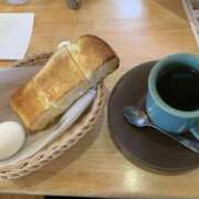 にこる 雨の日こそ…密着したくない？☔️💖 千葉中央人妻援護会