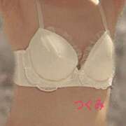 つぐみ 雪の中☃ 完熟ばなな札幌・すすきの