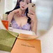 しずく 本日中に ノーブラで誘惑する奥さん谷九・日本橋