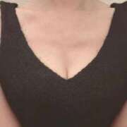 すみれ 元気いっぱい！ 夜這専門発情する奥様たち 谷九店