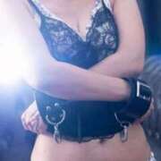 すみれ 寒い！ 夜這専門発情する奥様たち 谷九店