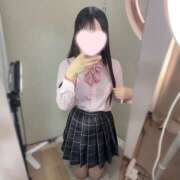 ひとみ ひとみ💗 派遣型リフレ秋葉原　JK SEVEN