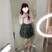 ひとみ ひとみ💗 派遣型リフレ秋葉原　JK SEVEN