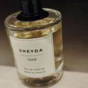 あお 香水のキャップ無くした(  '-' ) アレグリア