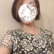 松下こなた 10月もよろしくお願いします🪻 色気あるワイフ