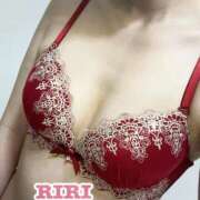 りり 🌙【注目】21:00限定動画⤴️ with SPA (ウィズスパ)