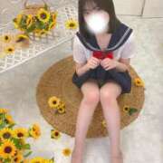 ゆあな パンちら👀 The White