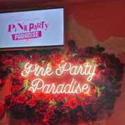なお 出勤 VIVID CREW Pink Party Paradise