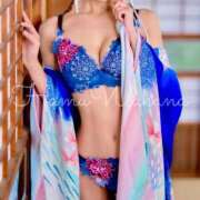 羽夢わかな 🪽 触れる前に もう始まってる Versailles