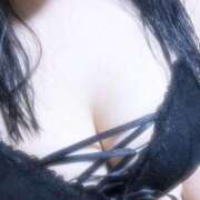 くう しゅっきん ノーブラで誘惑する奥さん谷九・日本橋