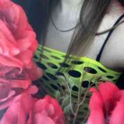 みぃ 珍しく2日連チャン出勤✌️ VIVID CREW Pink Party Paradise