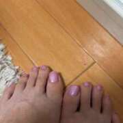 こずえ 足もネイルしてみました🫢 完熟とまと(十三)