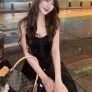 フィフィ 昨日はありがとう🤩 私のブラジャーどこいった？