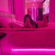 みぃ（完全未経験18才素人！ めちゃめちゃえ●ちが上手な人💓 ハニービー（Honey Bee）