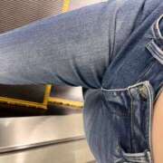 かなこ スキニージーンズ👖 パンスト熟女はいやらしい