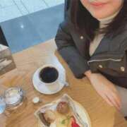 いのり ご飯食べてきたー☺️ ESSENCE