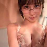 さきな メガネ似合うって言われた👓 秘書室(吉原)