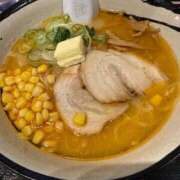 まこ ラーメンで元気チャージ🍜 白いぽっちゃりさん