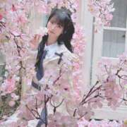 ひびき 13時から待ってます🫶 E+アイドルスクール新宿・歌舞伎町店