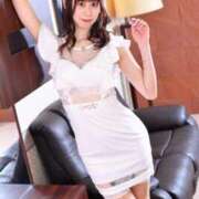 伊勢田あむ 今日だけは、あなたの特別に。 ゴールドクイーン