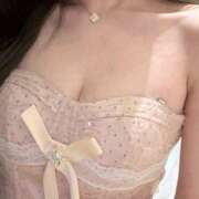 愛彩（あや） ゆっくりいちゃいちゃ過ごしちゃお？💞 ビーチの薫