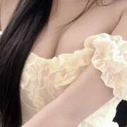 愛彩（あや） 甘くてとろとろな時間にするよ…👩‍❤️‍💋‍👩🔥🫧 ビーチの薫