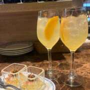 神崎みい お酒、何が好き？ 全裸にされた女たちor欲しがり痴漢電車