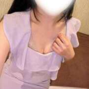 つむぎ 出勤してます！ 水色りぼん