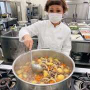 蘭(ラン) 肉じゃが！ ドラキュラクイーン