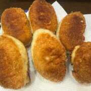 桜　えりな カレーパンはいかがでしょう？😁 雫(しずく)