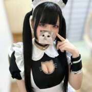 ゆらchan お給仕します😽🤍✨ AZUL本庄