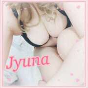 じゅな 今日も安定に···💛🤍 モアグループ小山人妻花壇