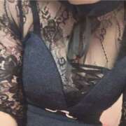 すずり 明日7時から15時の出勤です🩷 ハピネス東京