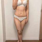 えりか 🩷🩷 池袋人妻アデージョ