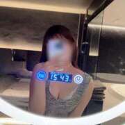 うる 出勤しましたっ❣️🌸 The White