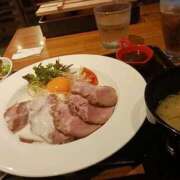 金子紗季子 ローストビーフ丼 TOKYO五十路マダムin池袋（カサブランカグループ）