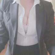 亀甲ゆきえ スーツはいかが？ THE痴漢電車.com