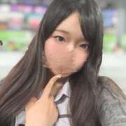 ももね★未開発な童顔合法ロリ★ 本日出勤😽 S級素人清楚系デリヘル chloe